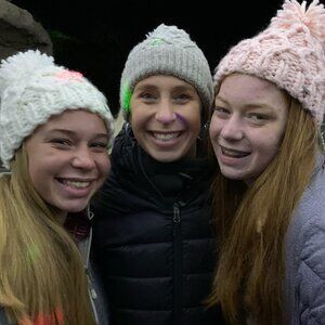 Meet your Posher, Hilary